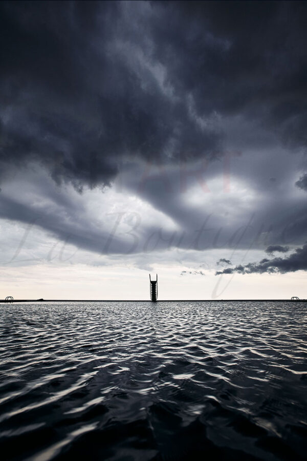 Plongeoir sous l'orage (Verticale)